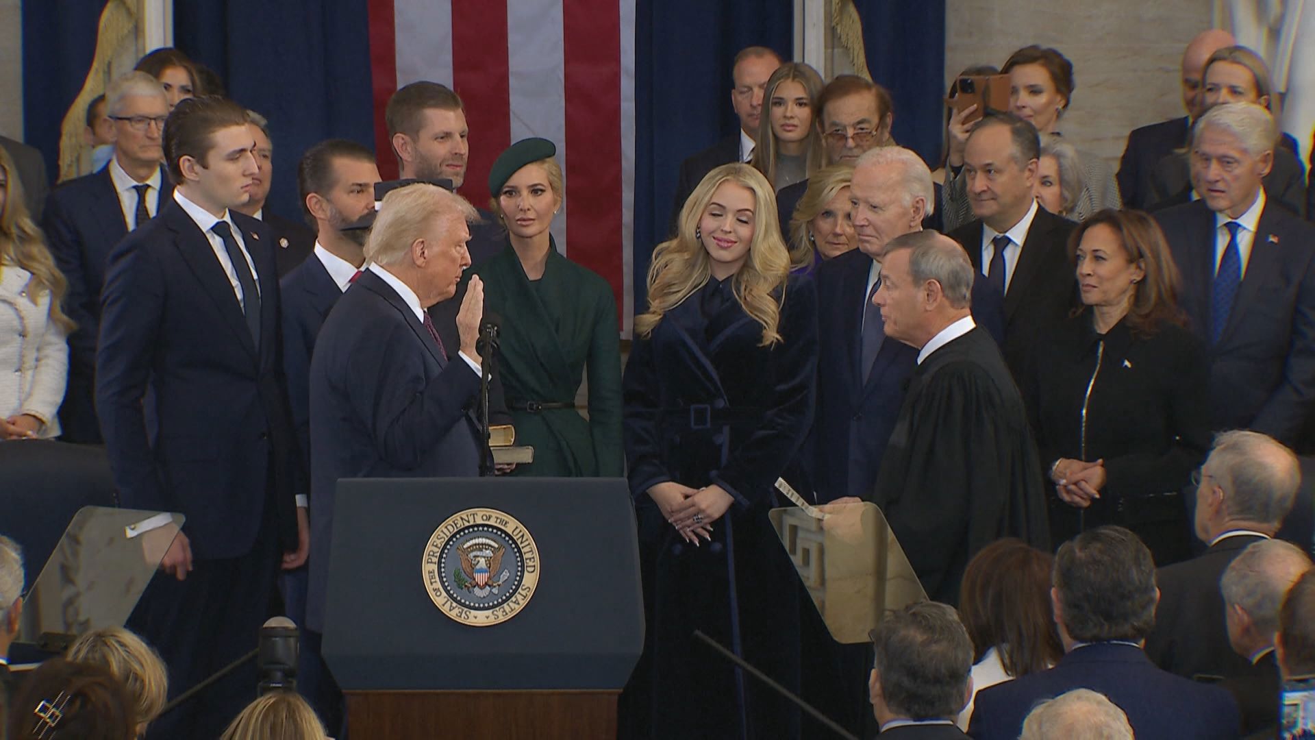 Did Trump Put His Hand On The Bible During His Inauguration Kgw