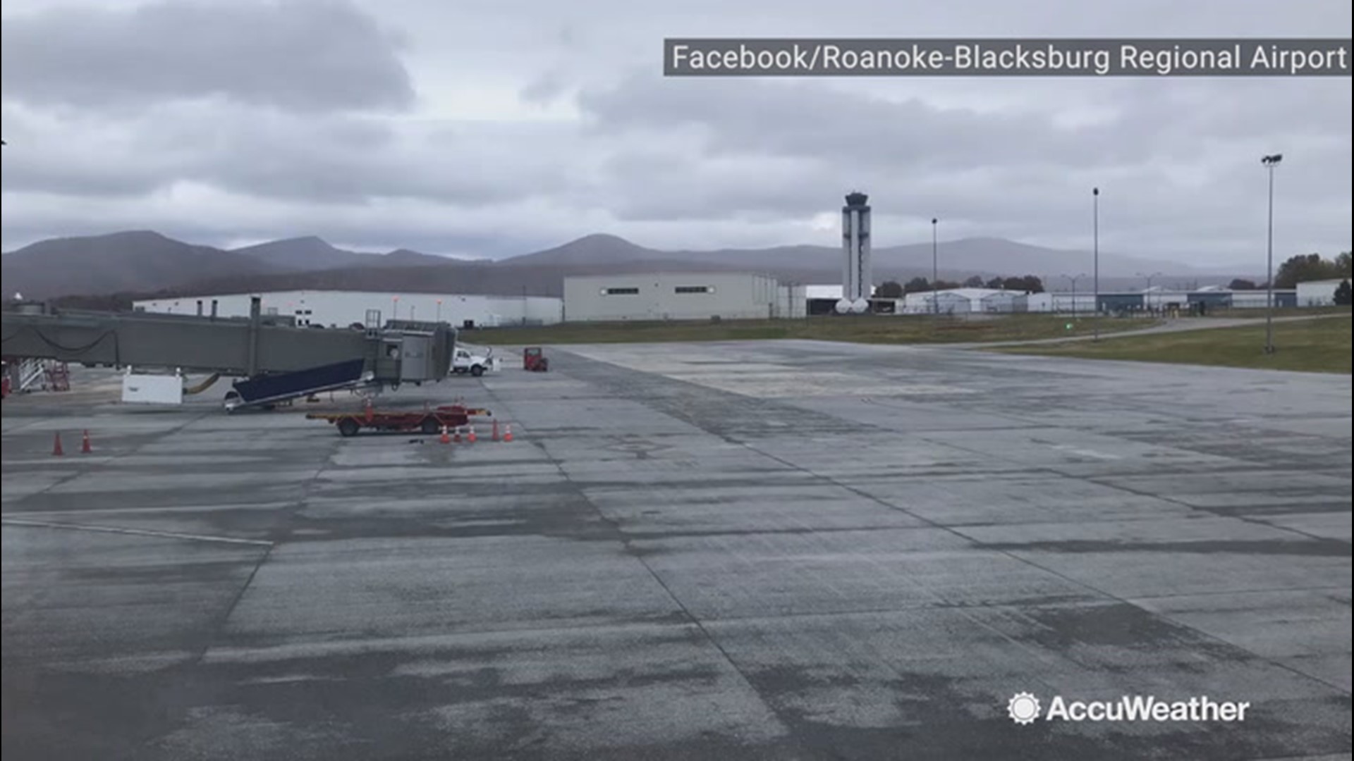 This time-lapse video shows the first snow dusting of the season in Roanoke, Virginia, at the Roanoke-Blacksburg Regional Airport, on Nov. 12.