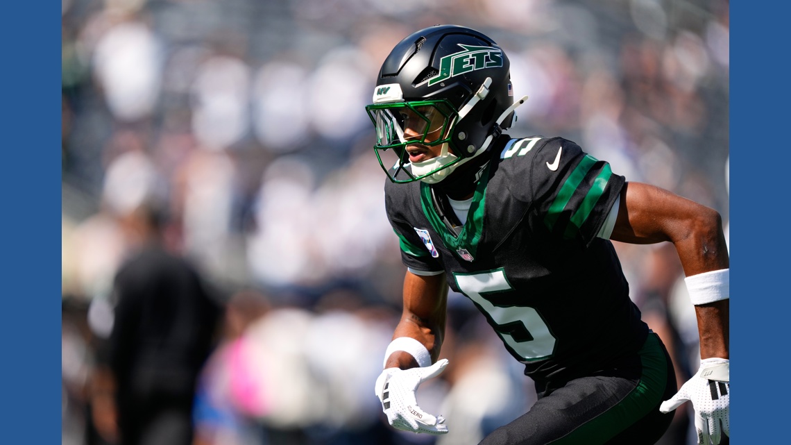 Jets' Garrett Wilson misses first NFL game with knee injury against Panthers
