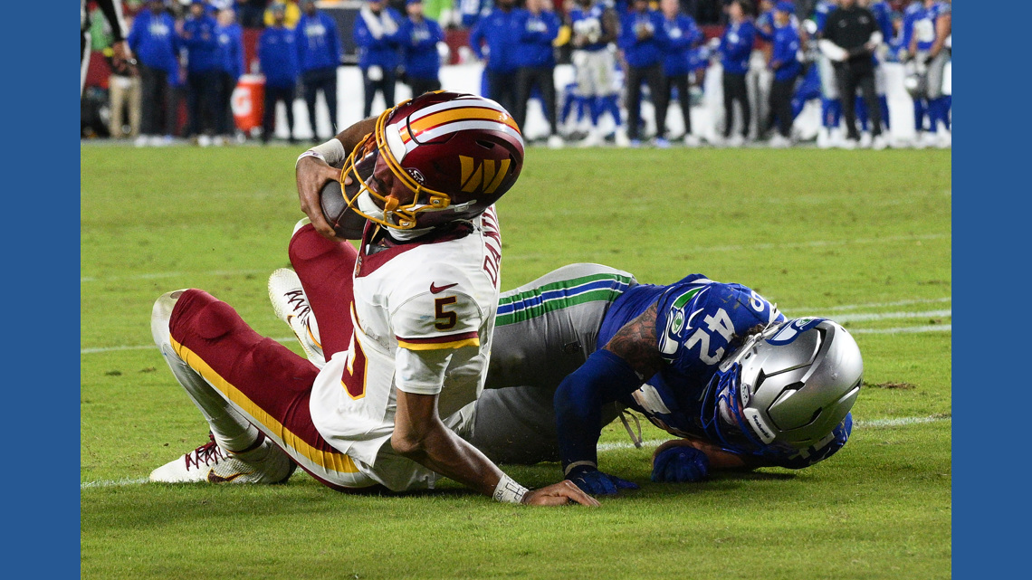 Commanders QB Jayden Daniels Suffers Serious Non-Throwing Arm Injury vs Seahawks