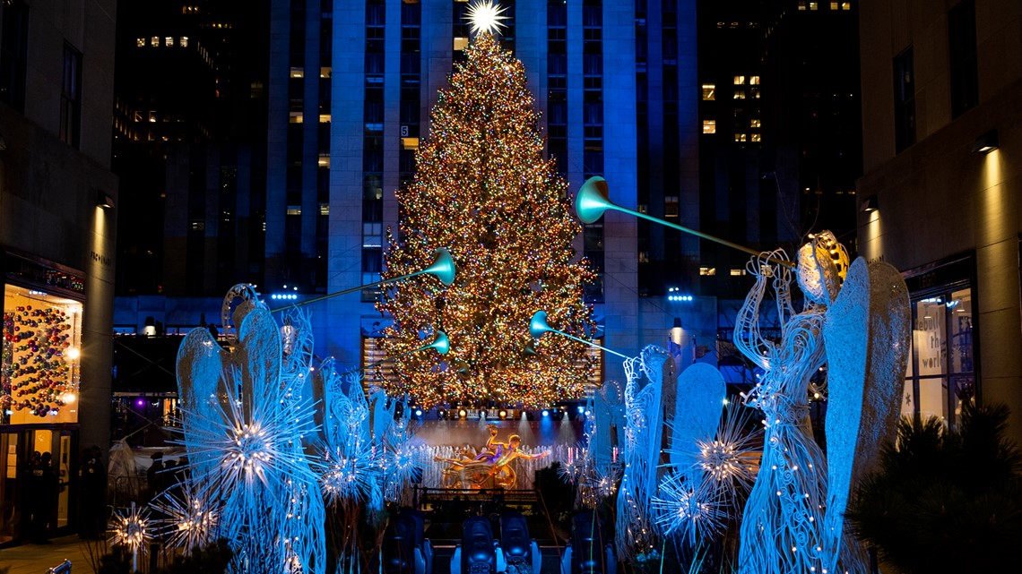 Rockefeller Center Christmas Tree Lights Up For The Holidays Kgw Com