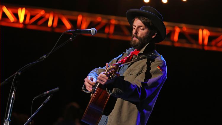Grammy-winning singer-songwriter Ray LaMontagne collapses on stage in ...