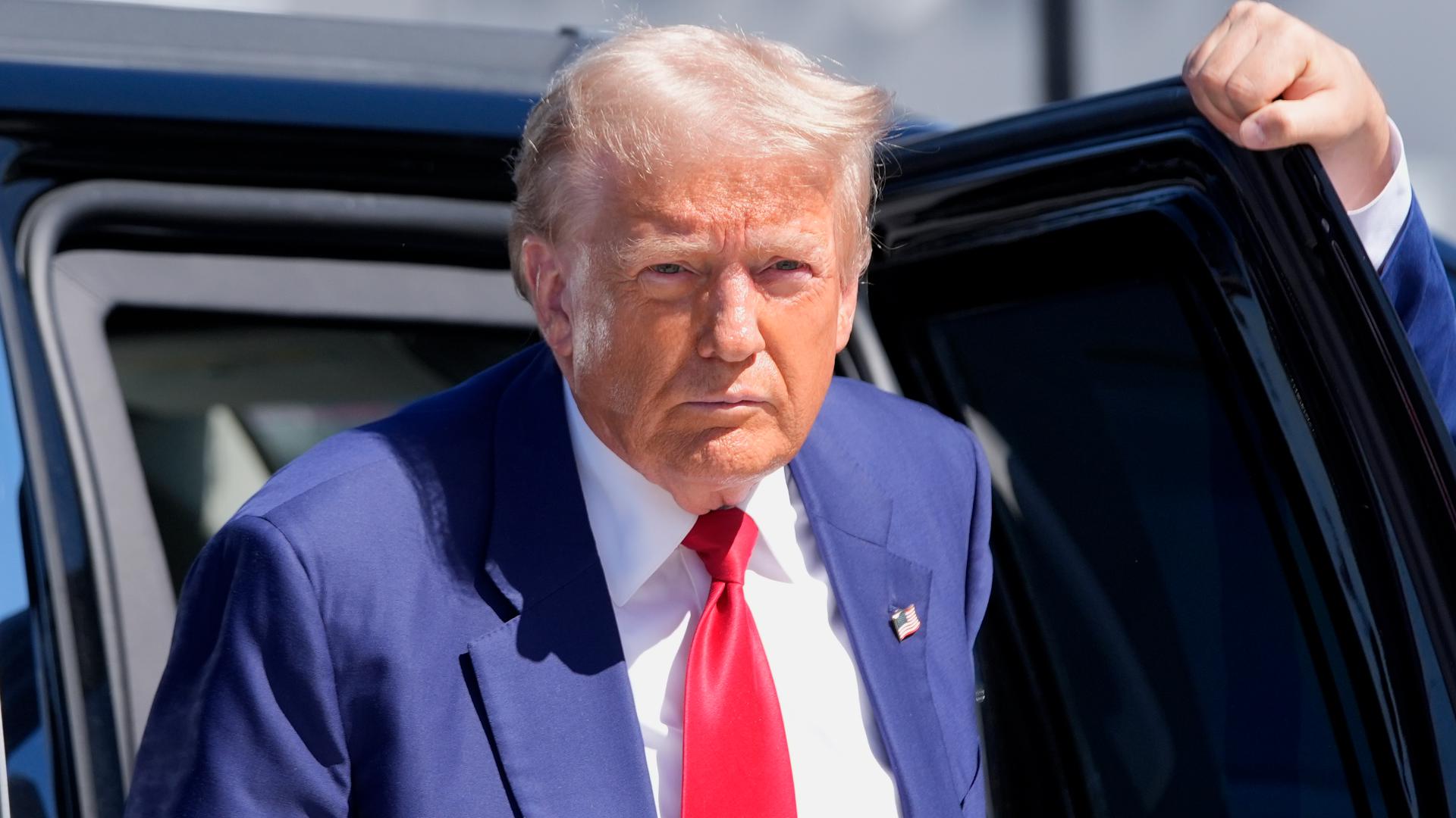 Donald Trump was the target of what "appears to be an attempted assassination" at his golf club in West Palm Beach, Florida, on Sunday, the FBI said.