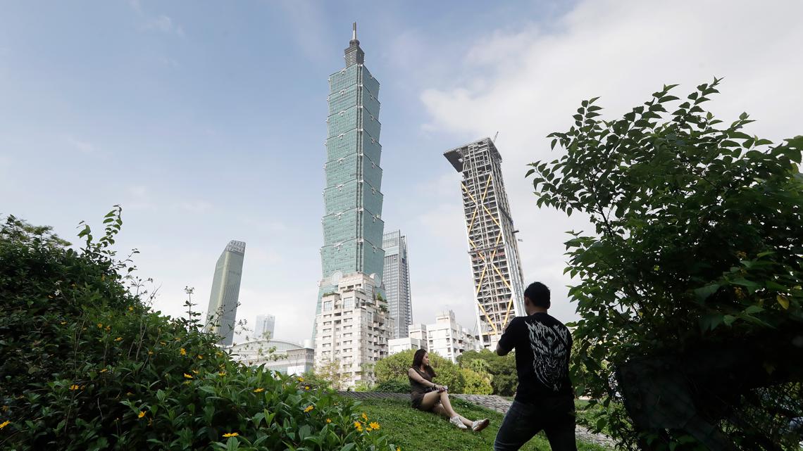 Did Alex Honnold make it up Taipei 101?
