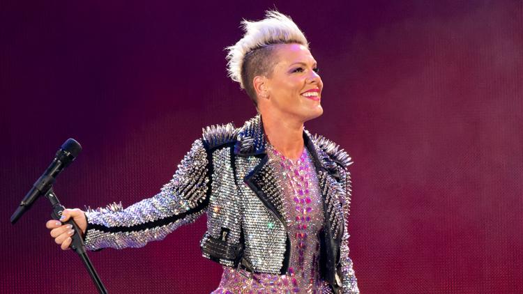 Singer Pink spends New Year's Eve in hospital | kgw.com
