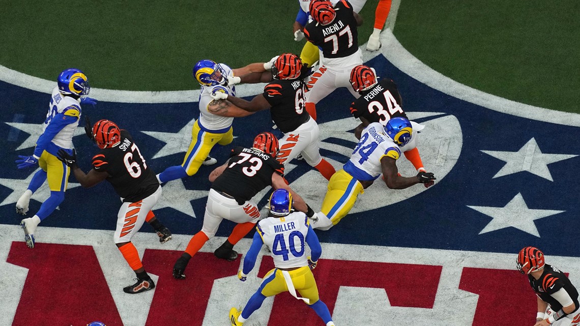 Cincinnati Bengals quarterback Joe Burrow (9) warms up before the NFL Super  Bowl 56 football game against the Los Angeles Rams, Sunday, Feb. 13, 2022,  in Inglewood, Calif. (AP Photo/Matt Rourke Stock Photo - Alamy