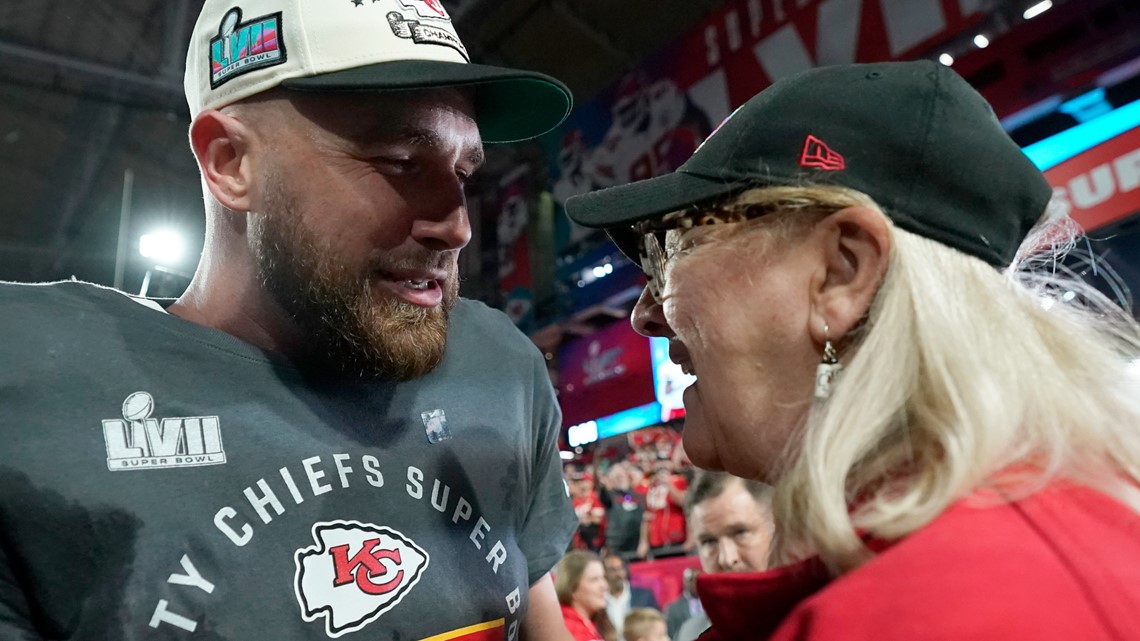 Donna Kelce, Super Bowl Mom, Tells Us the Story Behind Her Half-Eagles,  Half-Chiefs Jersey