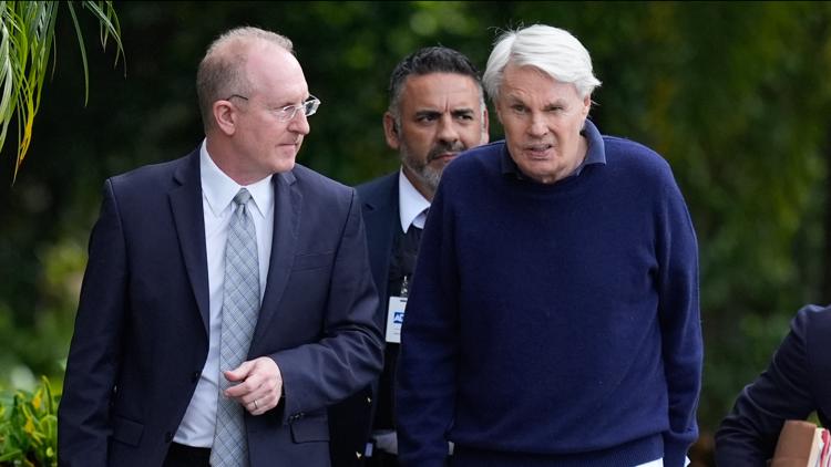 Former Abercrombie Fitch CEO to be arraigned in New York kgw com 