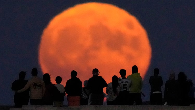 Full moon rising: The first lunar spectacle of 2023 is this weekend's wolf  moon