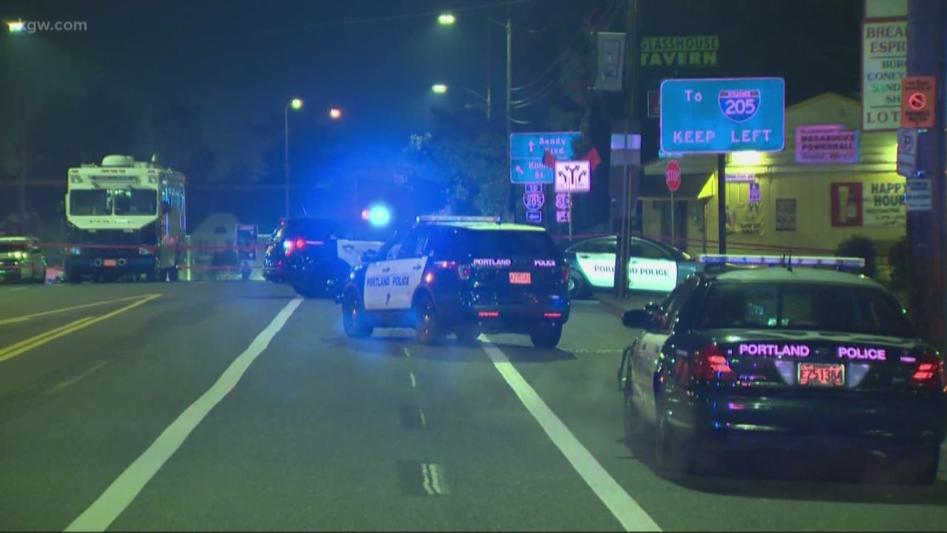 Man shot and killed on Sandy Boulevard in NE Portland