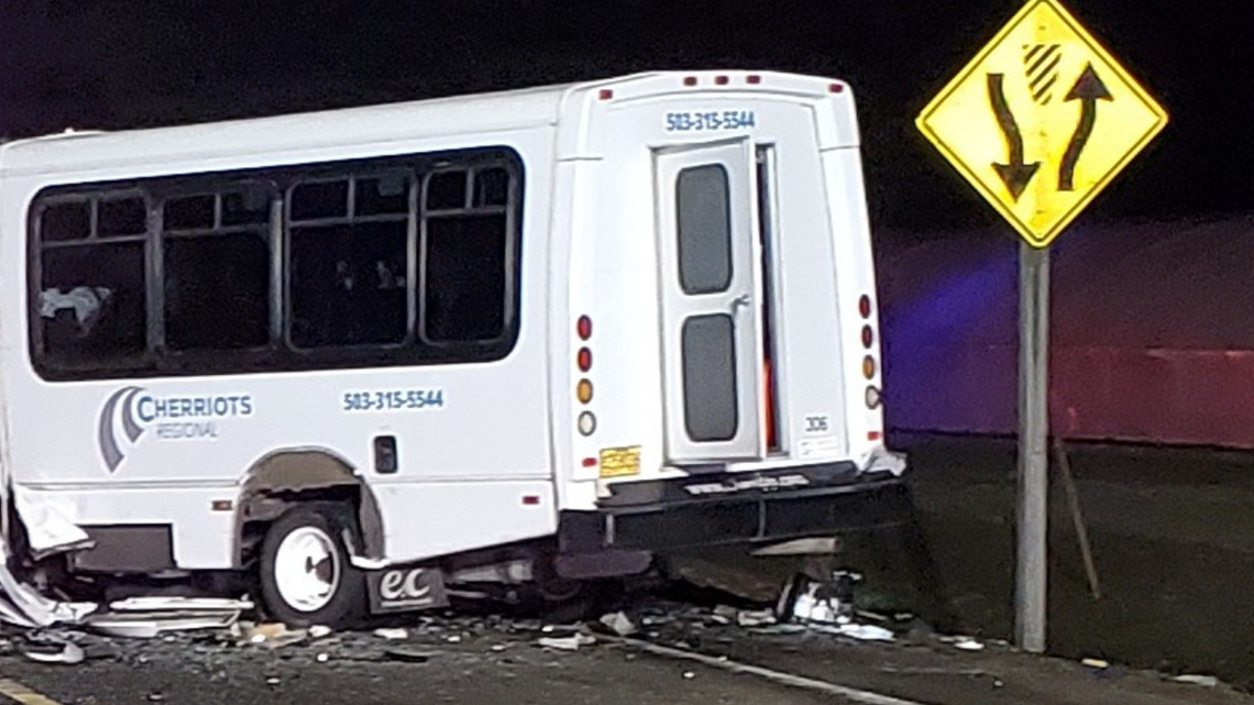 3 die, 3 injured in headon crash near Woodburn, Oregon