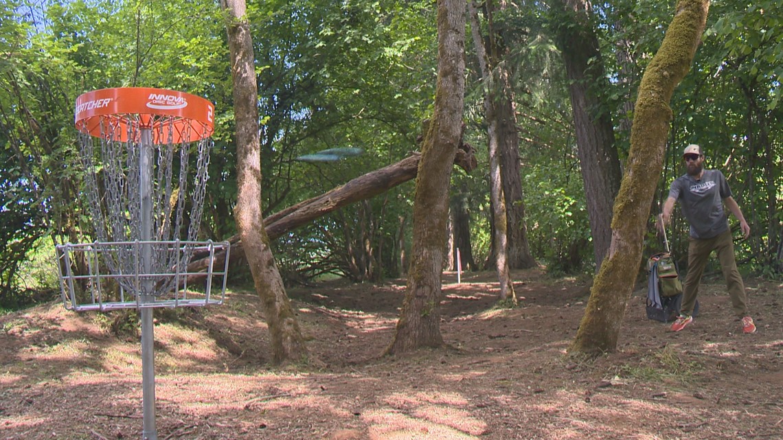 New 18hole disc golf course opens in Hockinson, Clark County