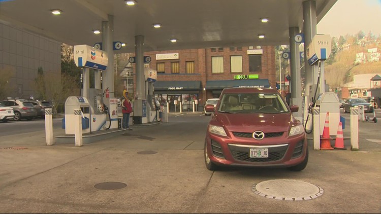New bill would allow Oregon drivers to pump their own gas