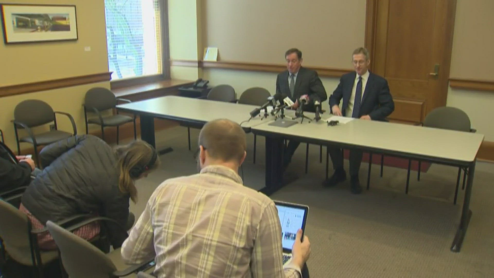 Mayor Ted Wheeler and Commissioner Dan Saltzman announce that Portland will investigate Uber's Greyball app