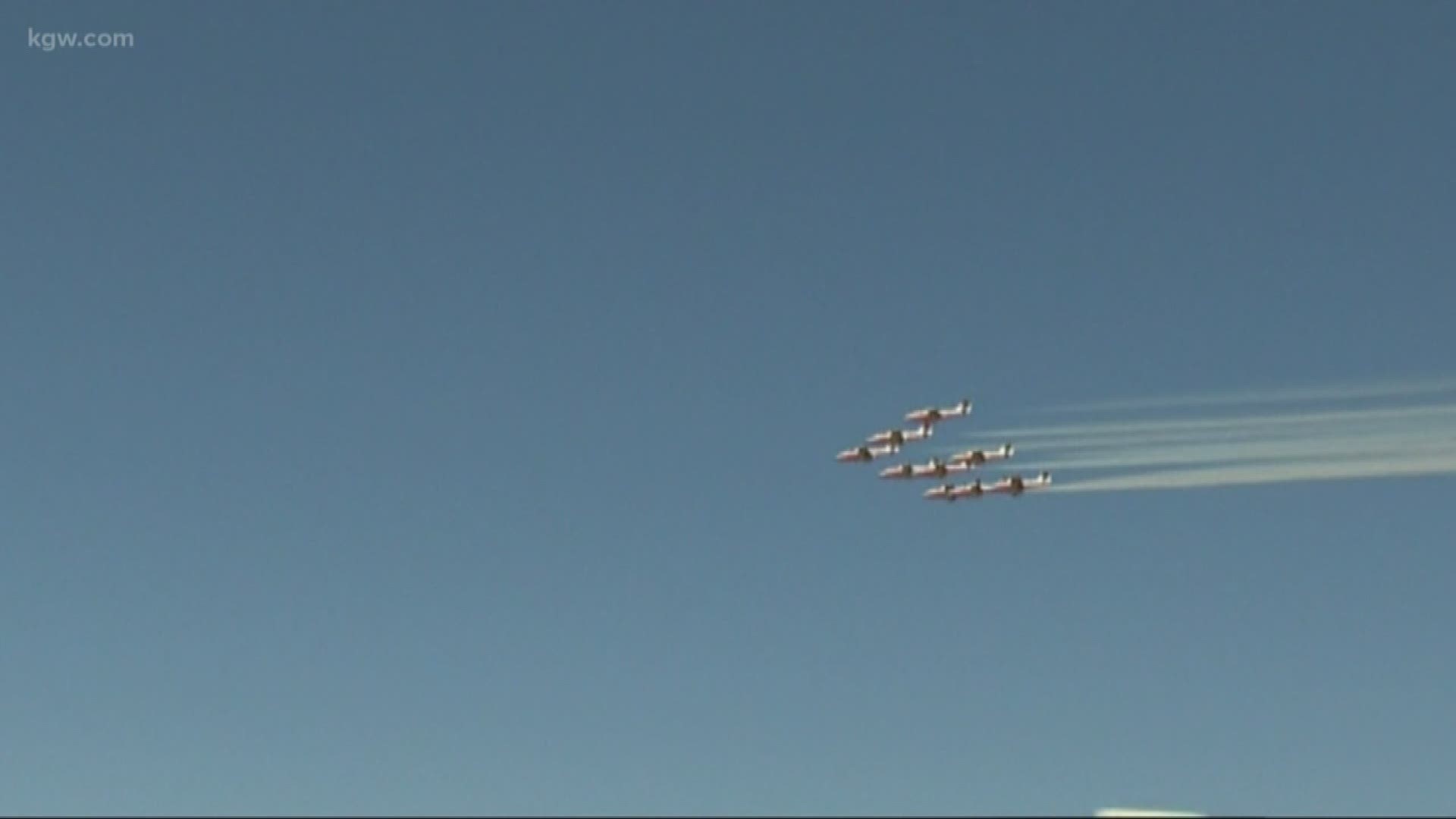 Aerial acts practice for the Oregon International Air Show