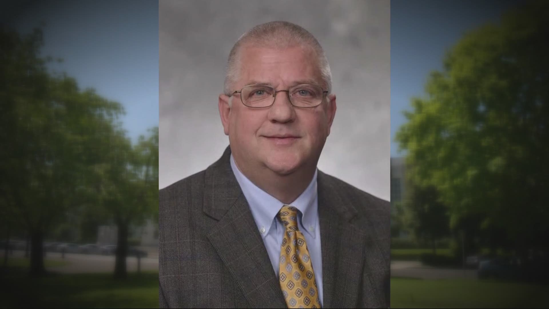 Oregon Rep. Michael Nearman is charged with misconduct and trespassing after he allegedly let far-right demonstrators inside the Oregon Capitol.

Youtube: KGW