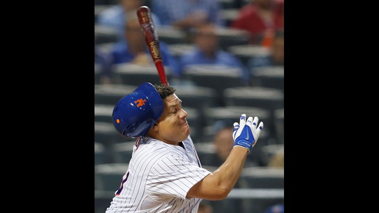 SEE IT: Mets starter Bartolo Colon mashes first-career home run in