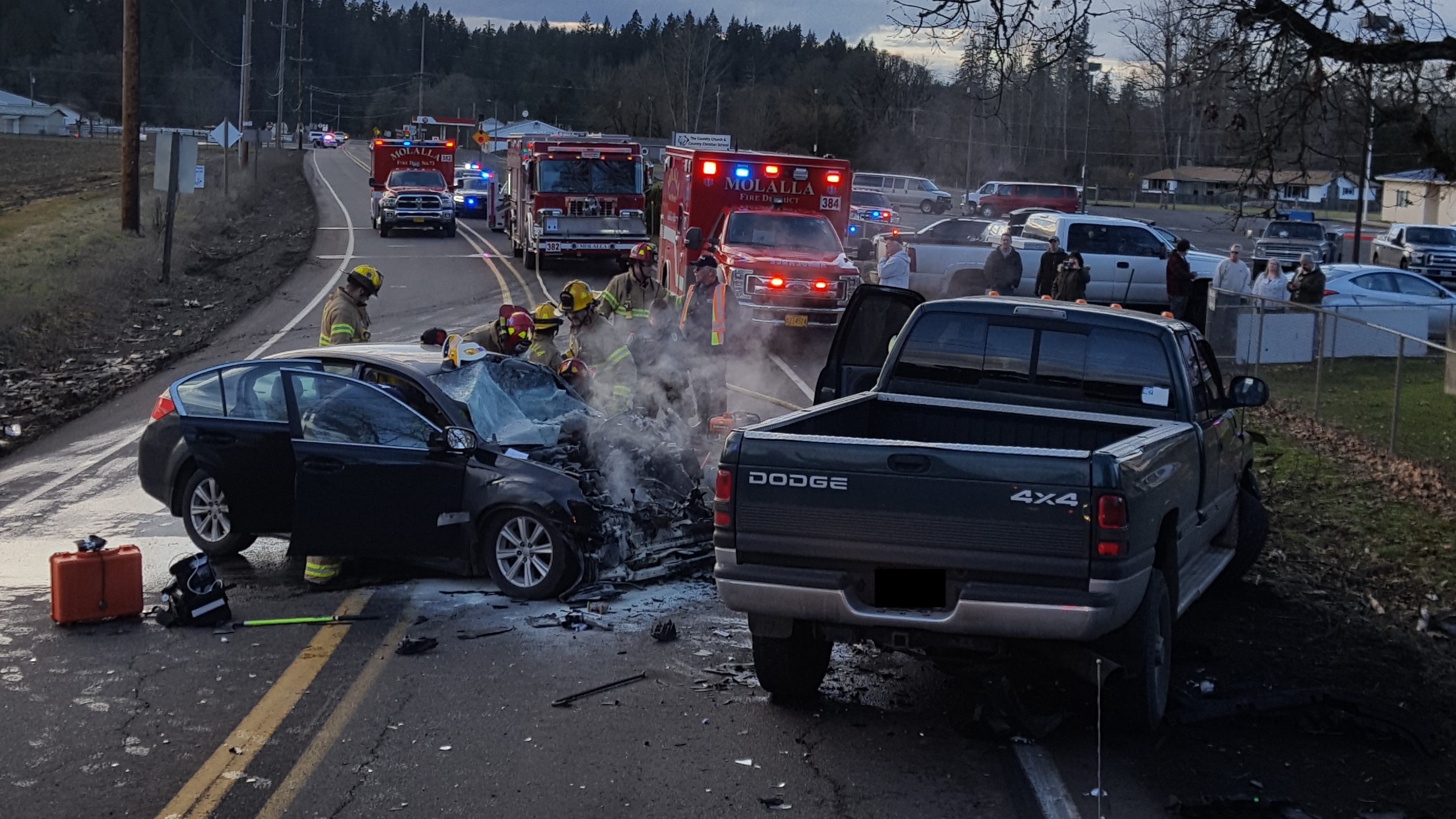 1 dead, 2 injured after crash on Highway 211 in Clackamas County