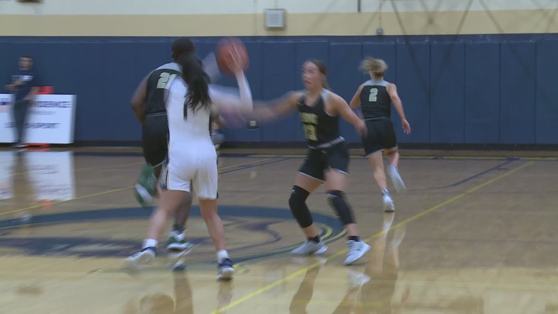 Highlights of No. 4 West Linn's 46-42 win over Canby on Jan. 24, 2020. Highlights are part of KGW's Friday Night Hoops with Orlando Sanchez.