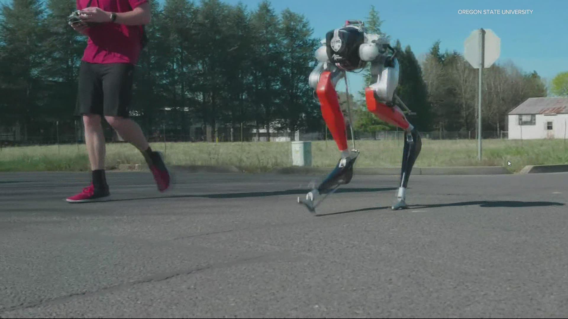 A robot built by a team at Oregon State University ran five kilometers around the OSU campus, a feat that’s never been done before.