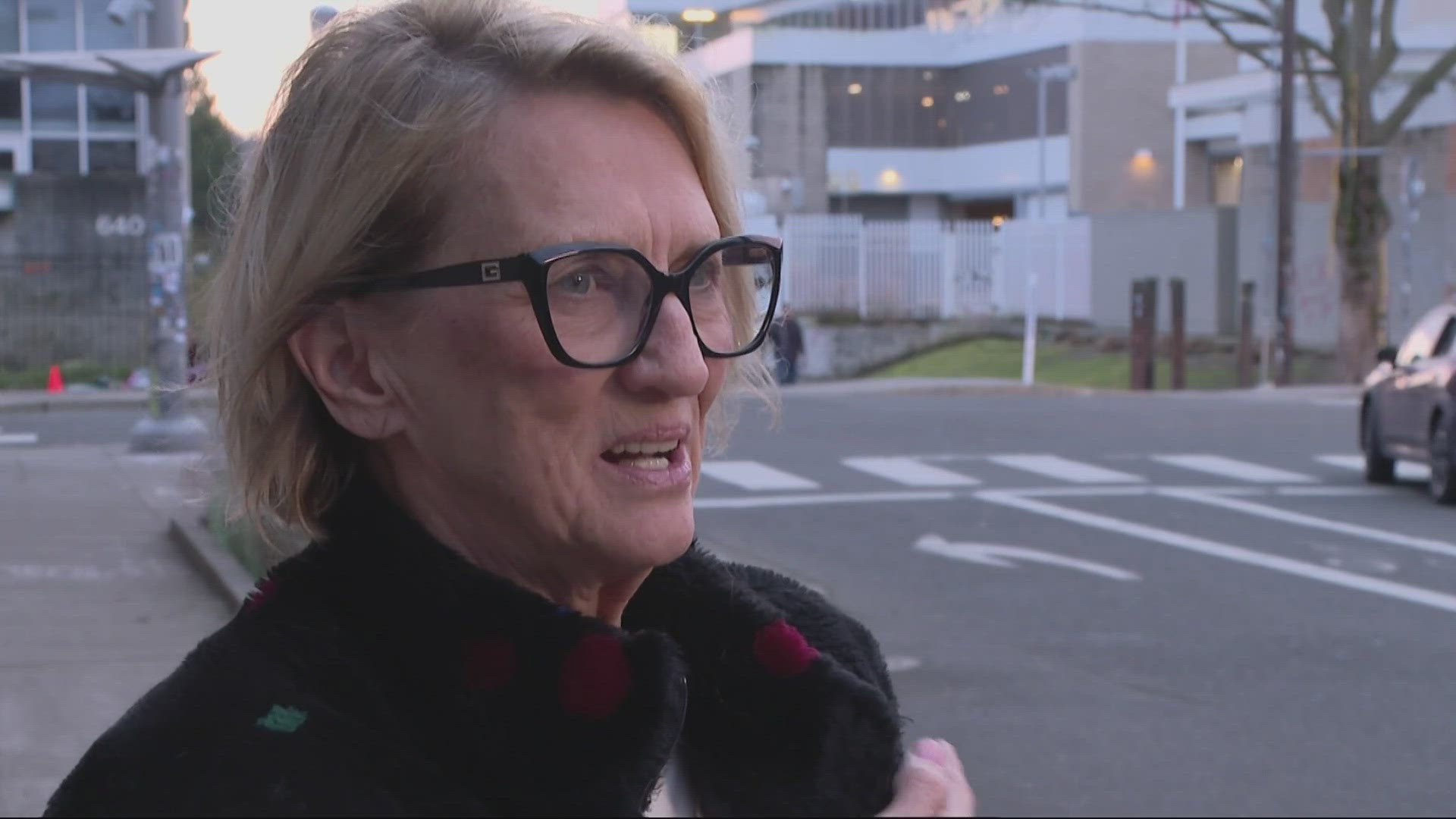 Judge limits DHS use of tear gas near Portland apartment complex | kgw.com