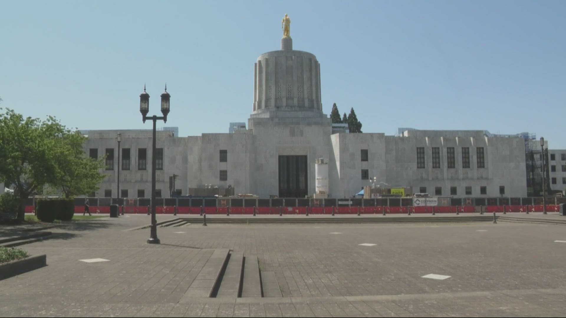 Oregon is one step closer to sticking with standard time after a senate committee voted unanimously to move the proposal to the floor during the legislative session.