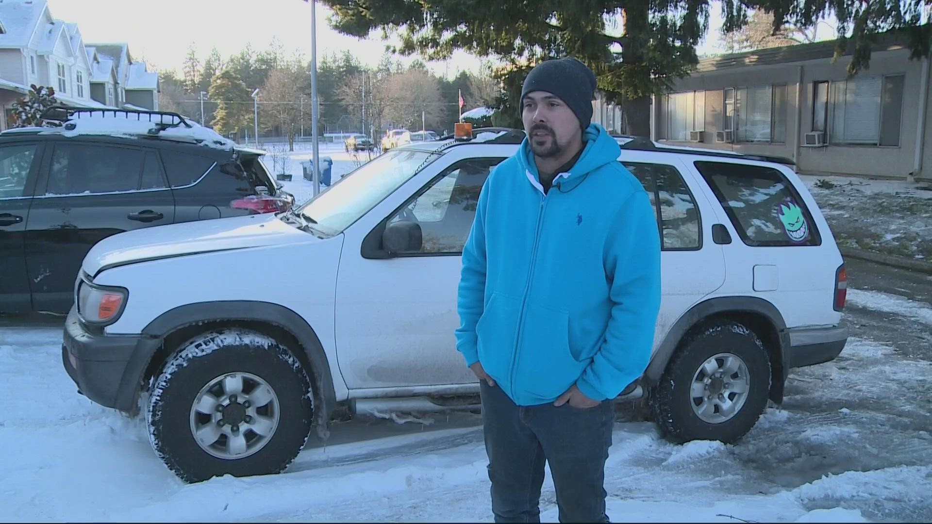 After so many were stranded on the snowy roads, a good Samaritan's helped those in need for free.