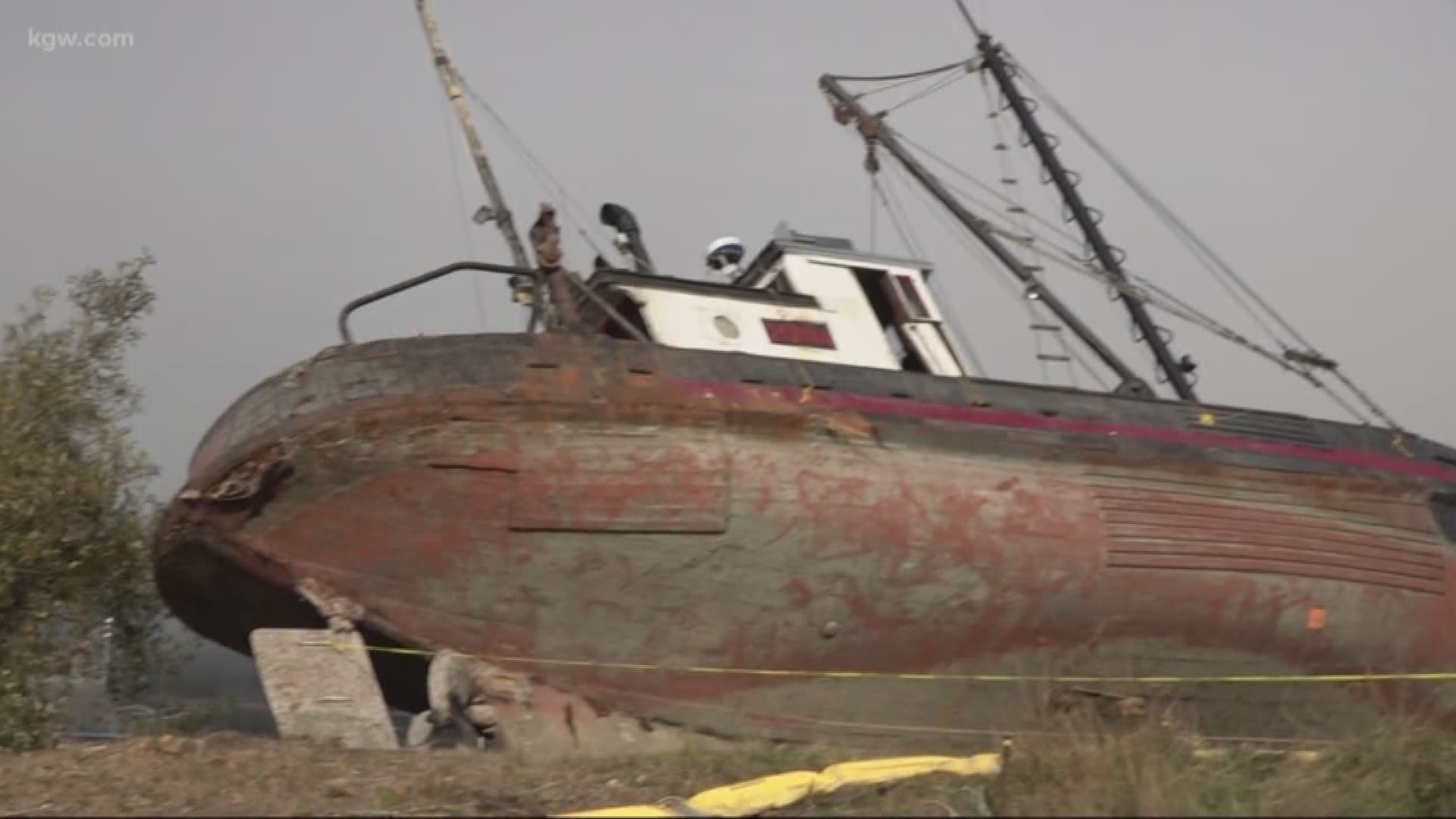 The boat sank at the Port of Garibaldi last month. Now it's set to be scrapped after being pulled to shore.