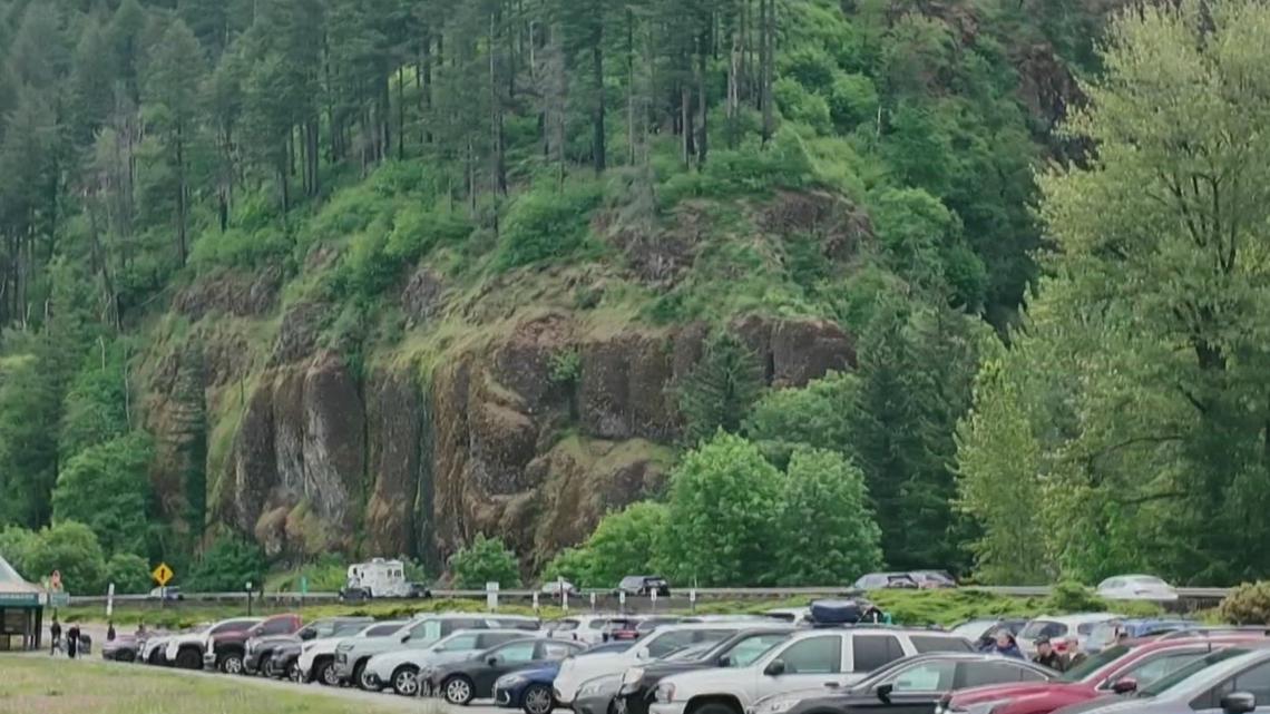 Parking woes at Multnomah Falls as warm weather brings heavier crowds ahead of permit season