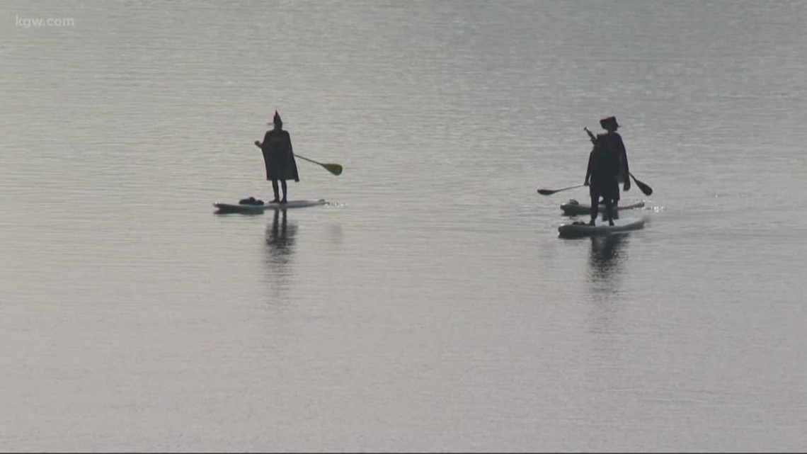 Witches paddle their way around the Willamette River | kgw.com