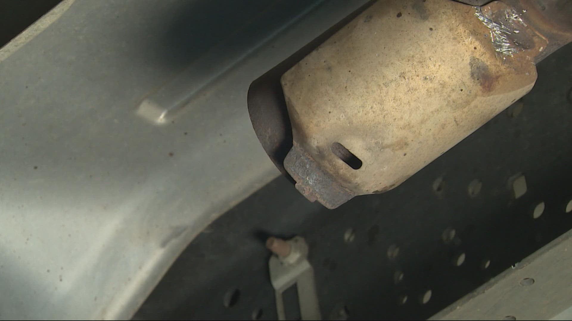 Washington saw a nearly 4,000% increase of catalytic converter thefts from 2019-2020. KGW's Devon Haskins explains how lawmakers are trying to tackle the problem.