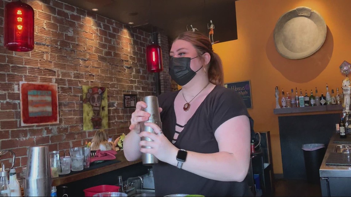 Washington restaurants can sell alcohol togo for 2 more years