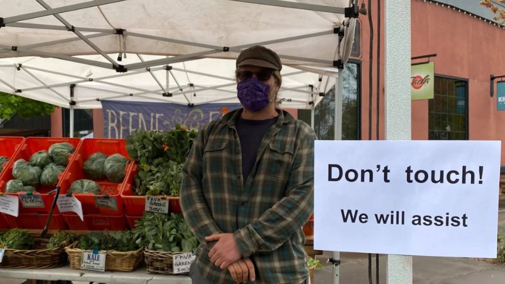 Do you love online shopping? Now you can shop for delicious local produce and other goods with the Oregon Online Farmers Markets.