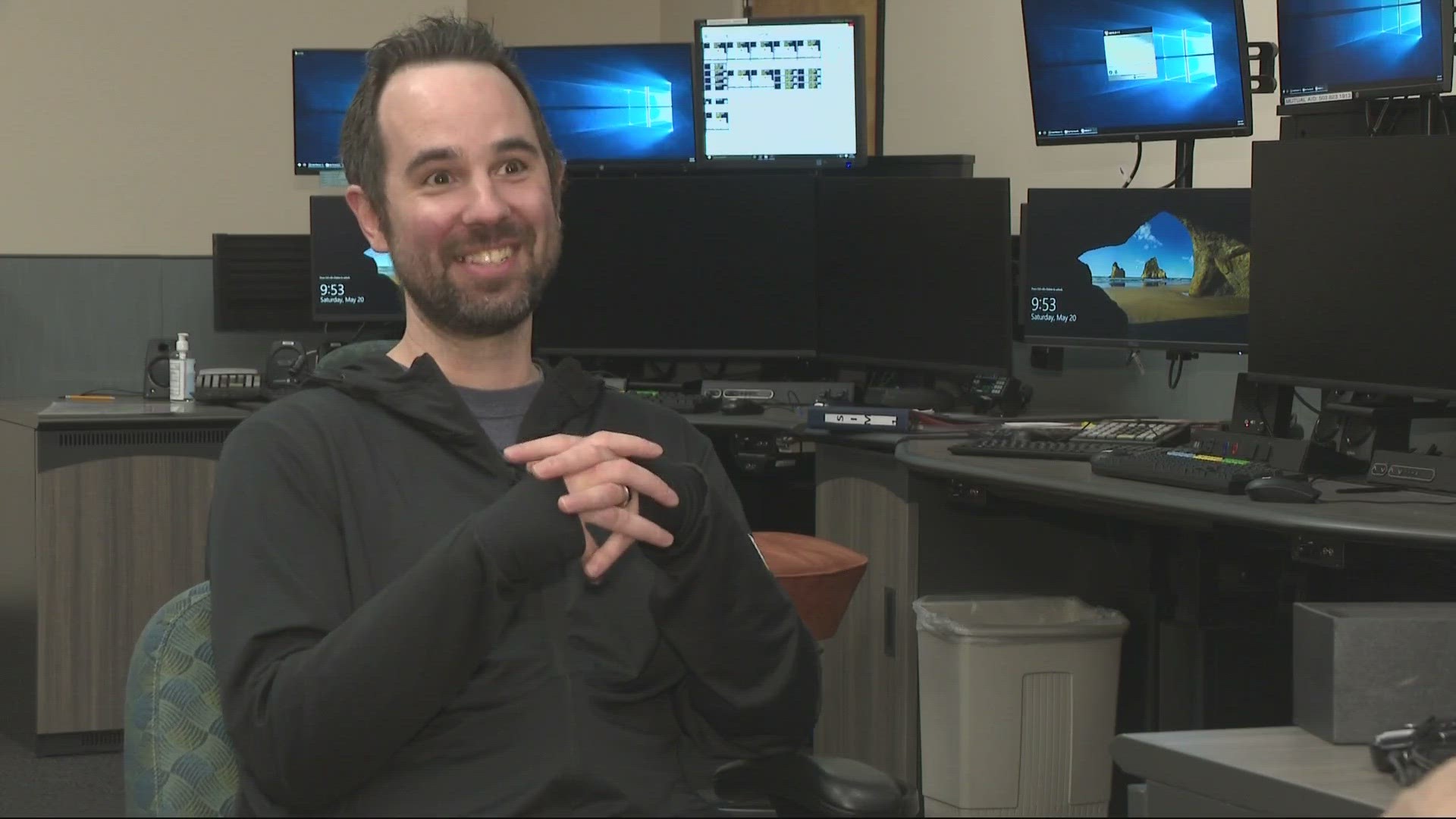 A 911 dispatcher from Portland has won a big award. Stephen Zipprich was named the "911 Dispatcher of the Year” in competition covering North America.