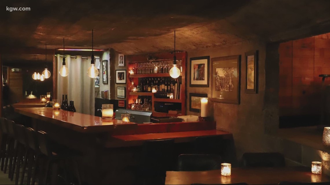 Oregon restaurants, bars push to stay open until midnight