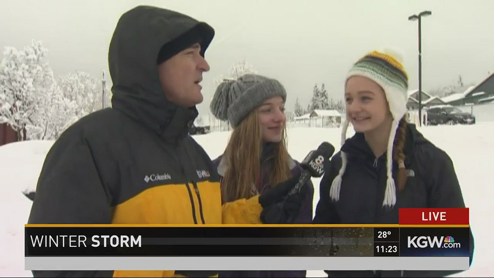 Tim Gordon happens upon his family during snow coverage