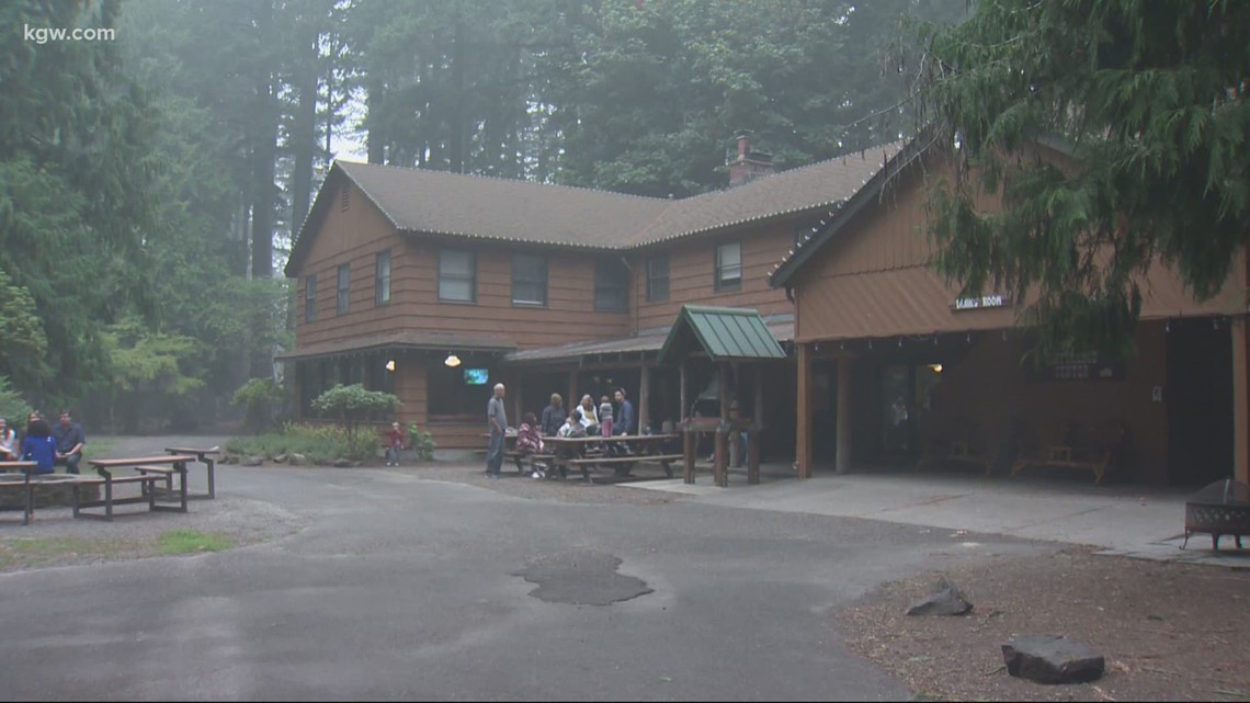 Canby couple welcomes people displaced by fire | kgw.com