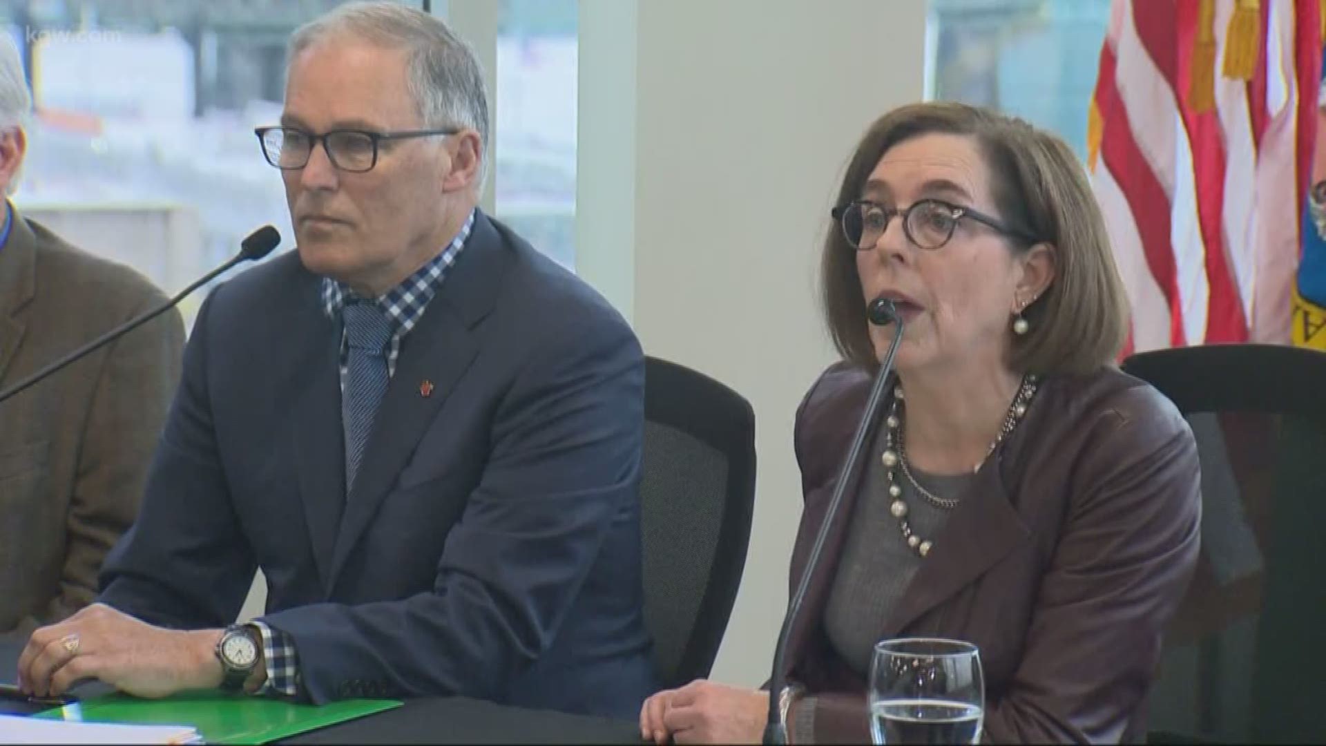 Jay Inslee and Kate Brown met Monday in Vancouver to kick start the replacement of the I-5 bridge.l