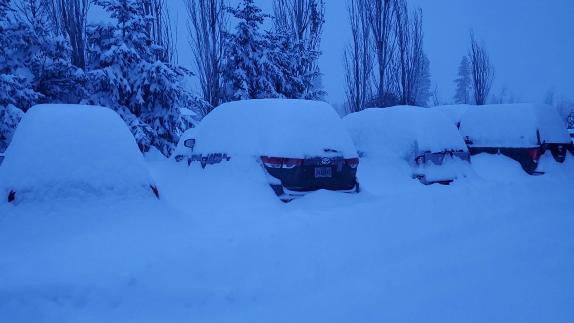 I84 closed between Troutdale and The Dalles due to snow