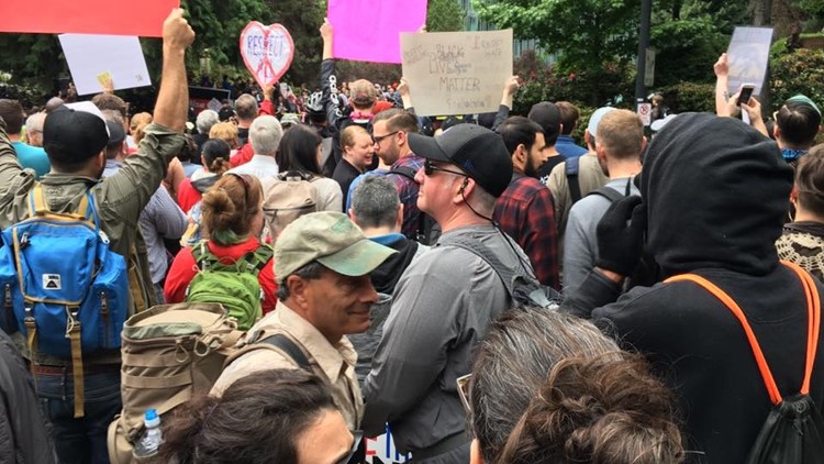 14 Arrested During Rally Counter Protests In Downtown Portland Kgw Com