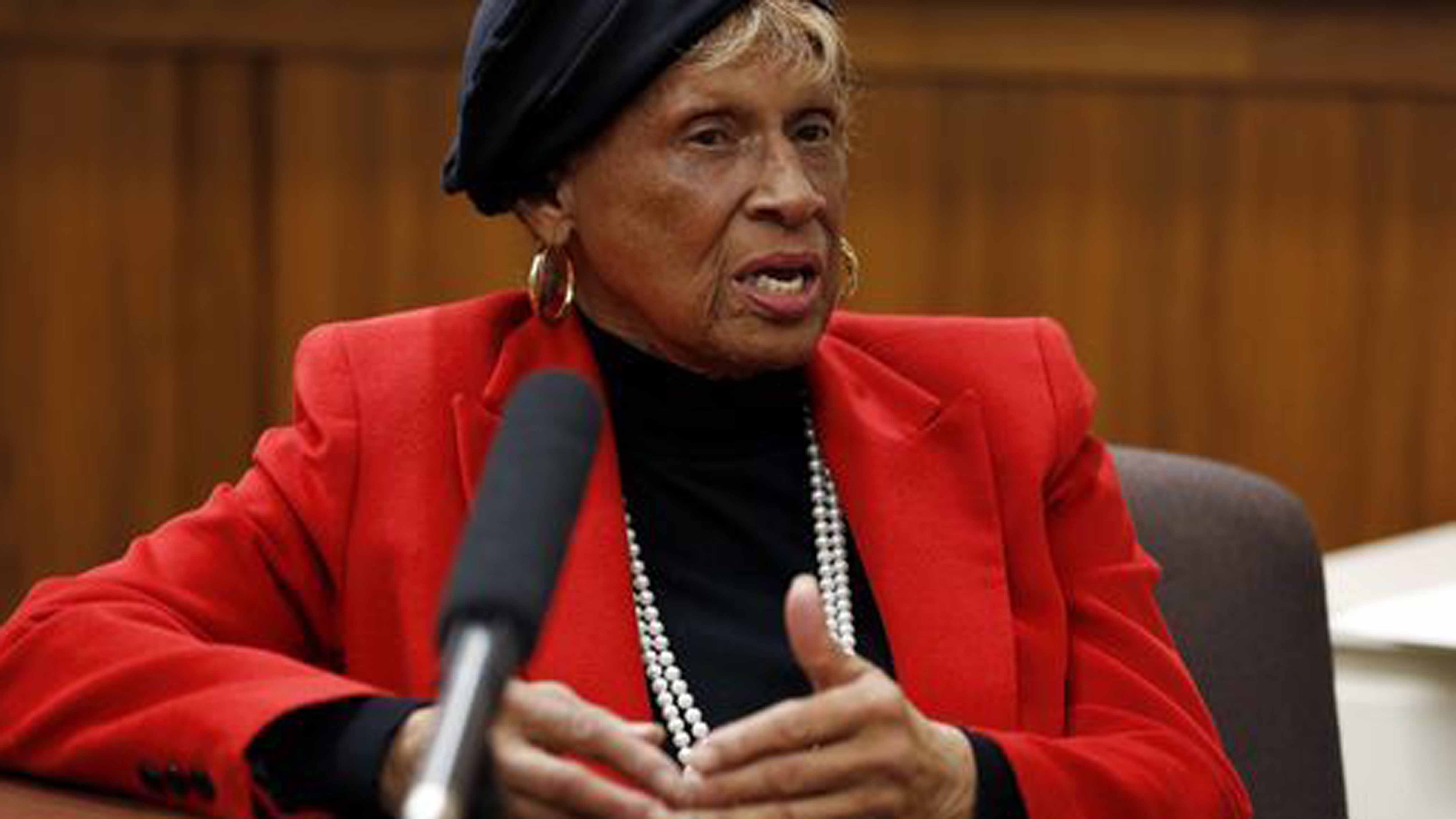 Laurel Porter Kgw Age 71 - d8zlmfe