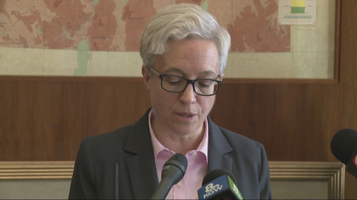 Oregon governor vetoes public meetings bill, citing transparency concerns
