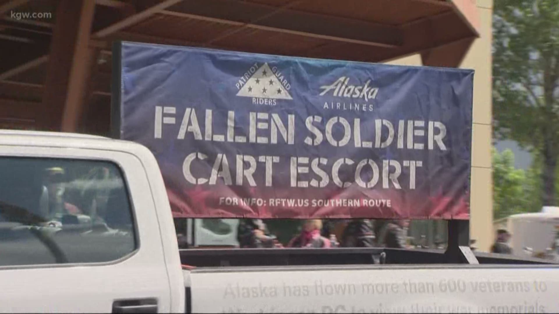 A cart for fallen soldiers made a stop in Portland.