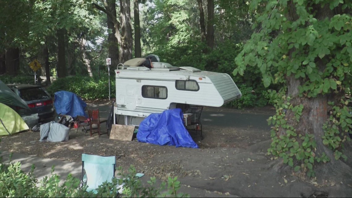 Neighbors around Laurelhurst Park employ lawyer to force action on homeless camps