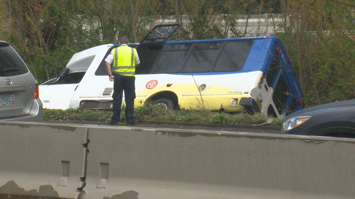 Two injured in TriMet paratransit bus crash