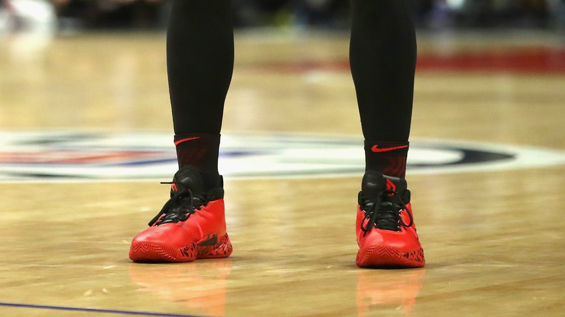 dame 5 on feet