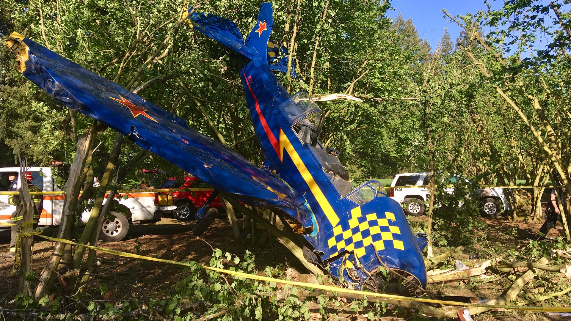 photos-small-plane-crashes-in-hillsboro-kgw