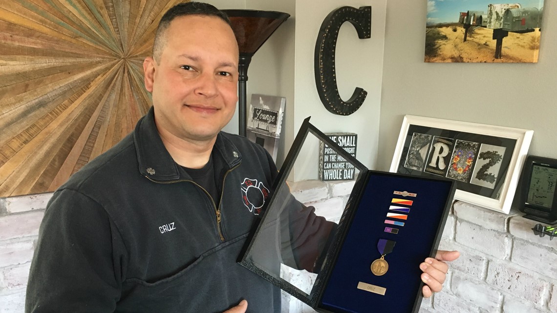 Retired 9/11 paramedic receives medal 16 years later | kgw.com