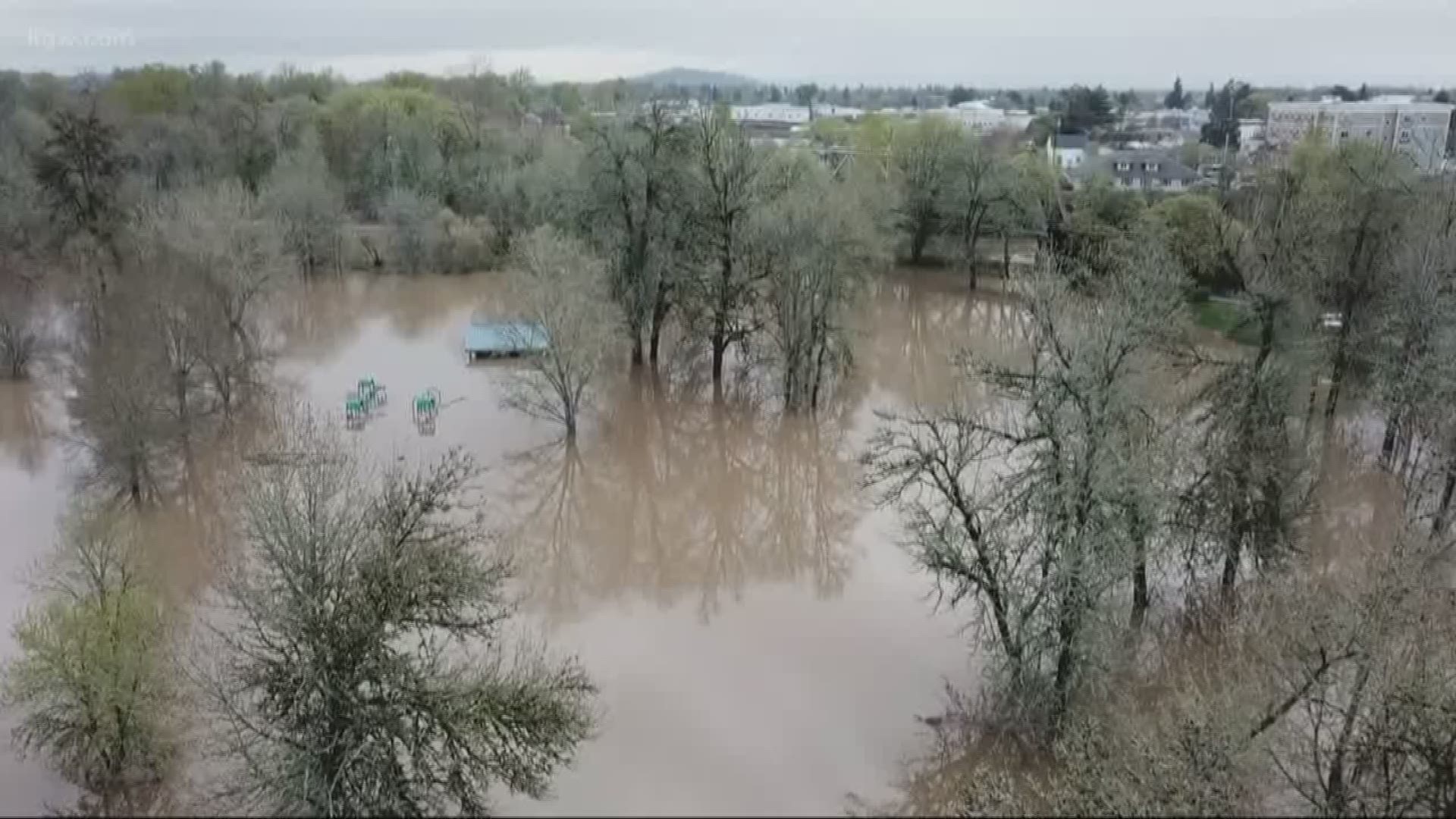 Rains slow but Willamette Valley rivers continue to rise