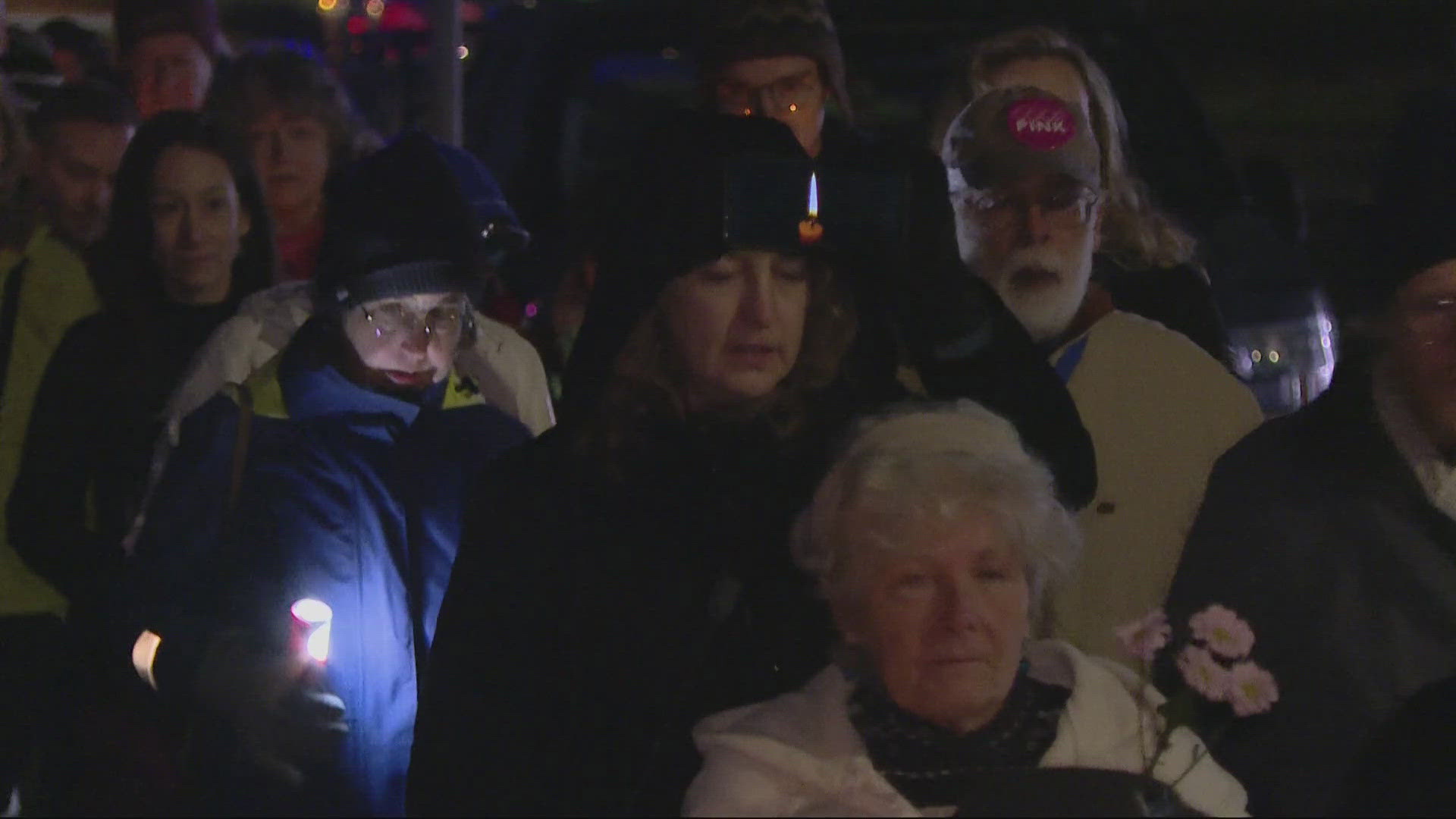 Protesters return to Portland ICE building the day after Border Patrol ...